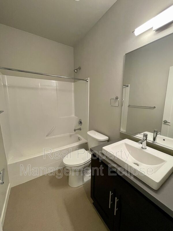 Building Photo - 1525 139th Ct NE