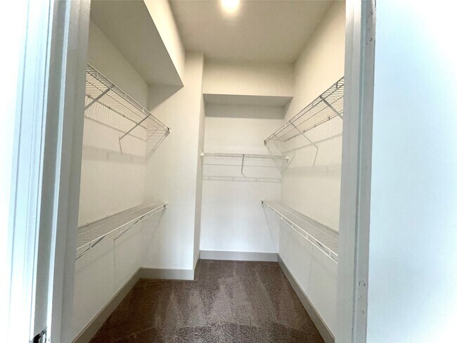 Building Photo - 2222 Smith St