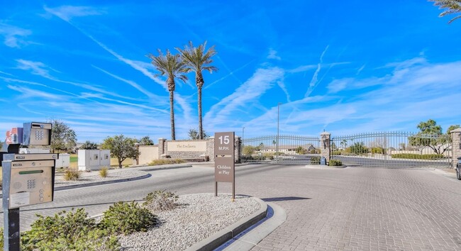Building Photo - 6579 S Classic Way