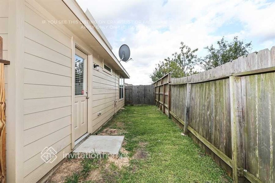 Building Photo - 18815 N Lyford Dr