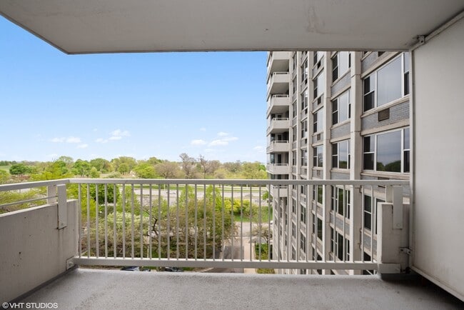 Building Photo - 4250 N Marine Dr