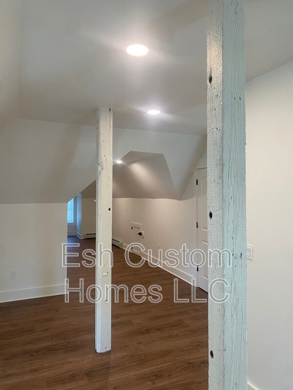 Building Photo - 2686 Lititz Pike