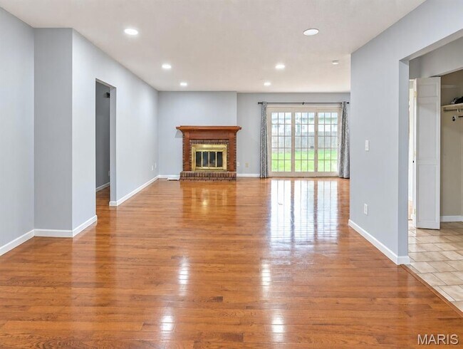 Building Photo - 14331 Rainy Lake Dr