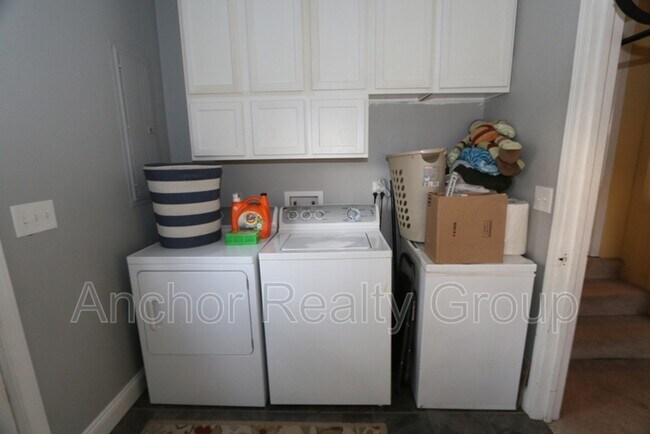 Building Photo - 1457 Garwood Ave