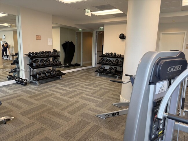 Building Photo - 801 Brickell Key Blvd