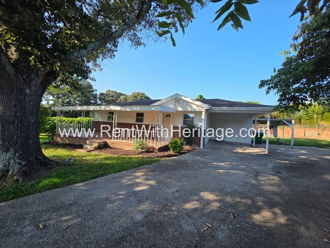 Building Photo - 5990 Peco Ln