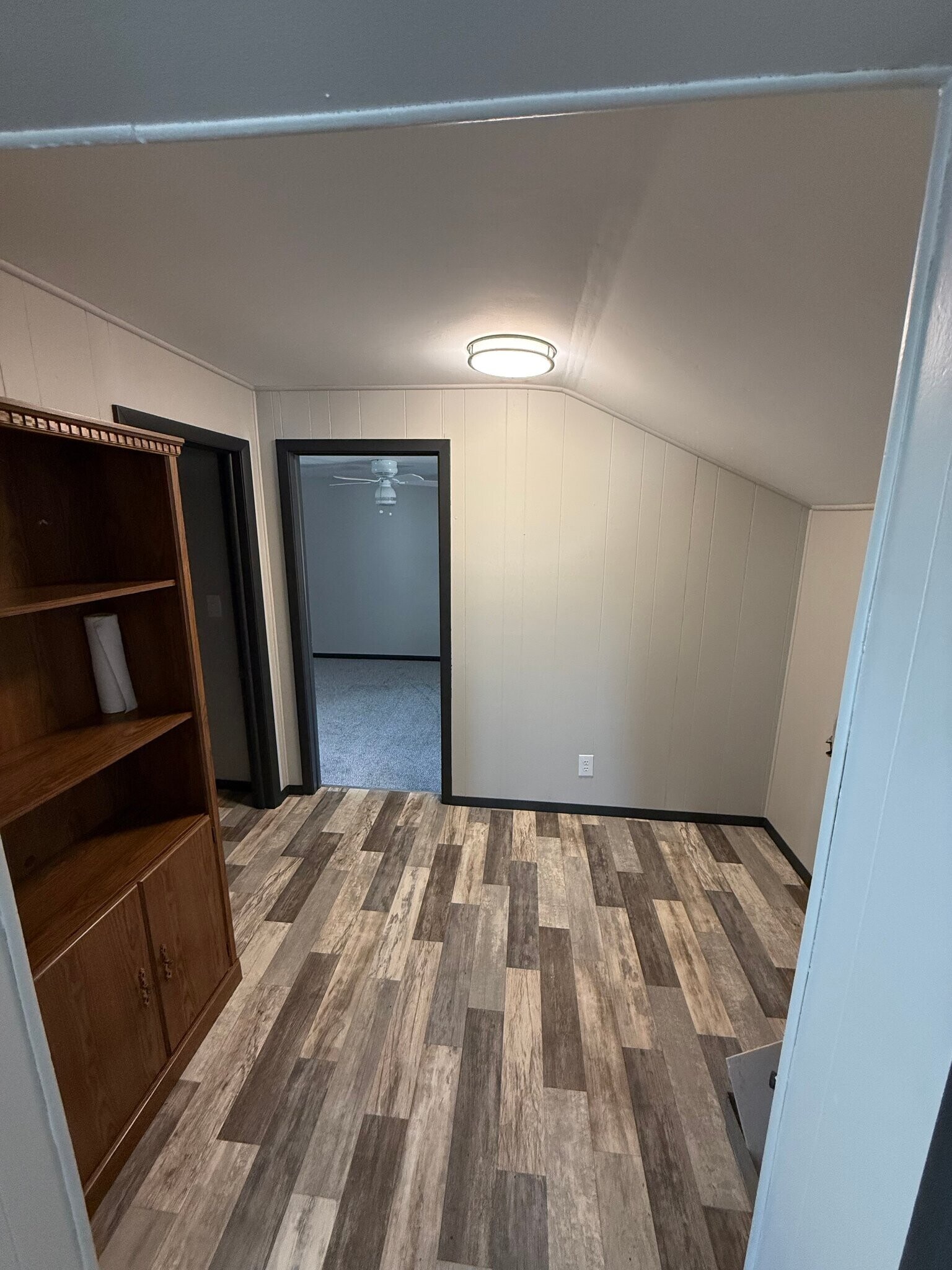 Building Photo - 710.5 W 8th St