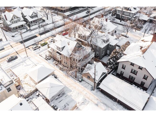 Building Photo - 1712 W 31st St