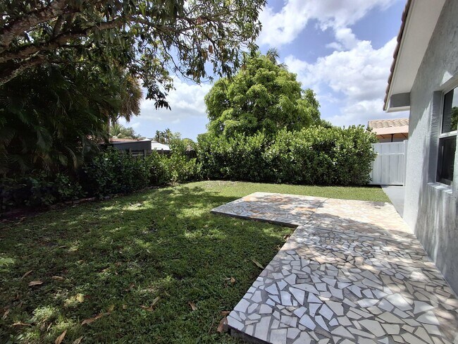 Building Photo - 3731 NW 110th Ave
