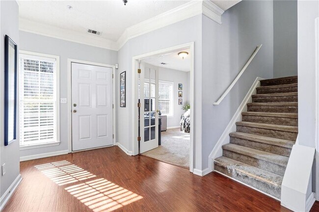 Building Photo - 410 Lantern Ln