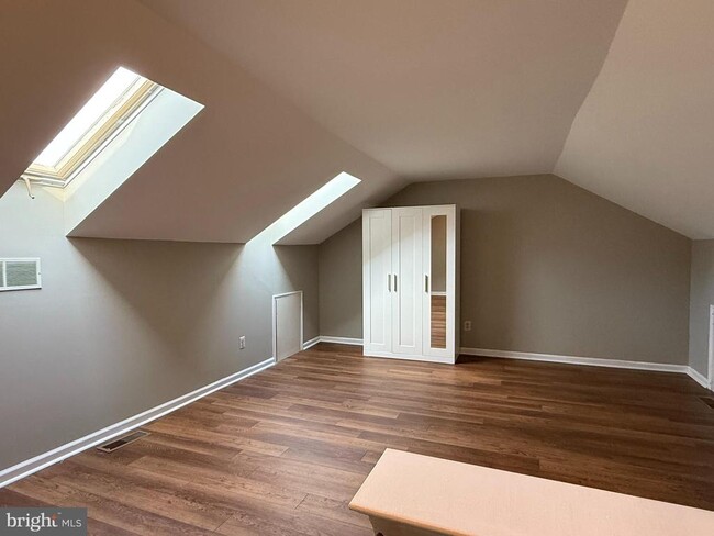 Building Photo - 81 Louis James Ct