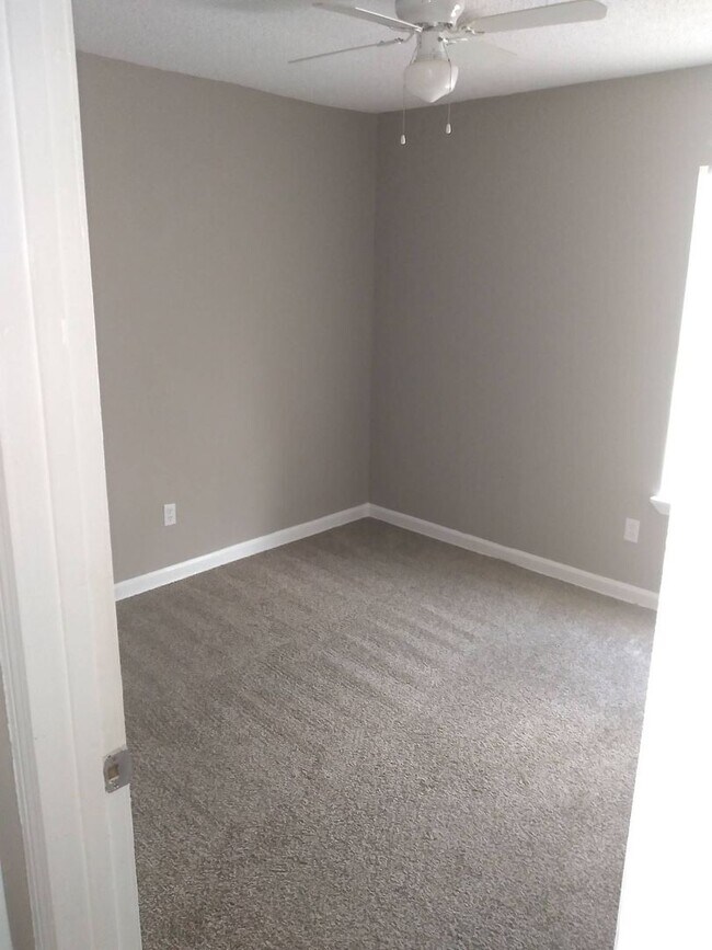 Building Photo - 3542 Christine Rd