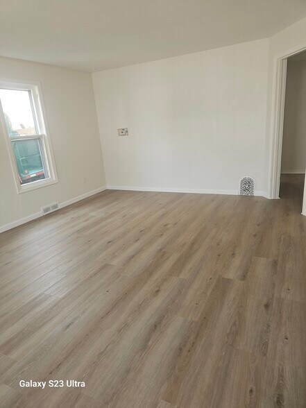 Living Room - 210 E Chestnut St