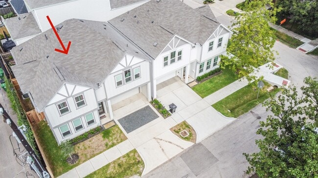 Building Photo - 307 Parker St