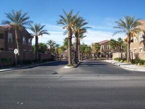Building Photo - First floor two bedroom in gated Silverado Ranch community