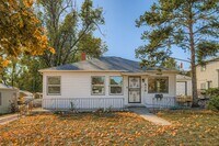 Building Photo - 515 W San Miguel St