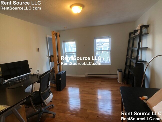 Building Photo - 5 8th St
