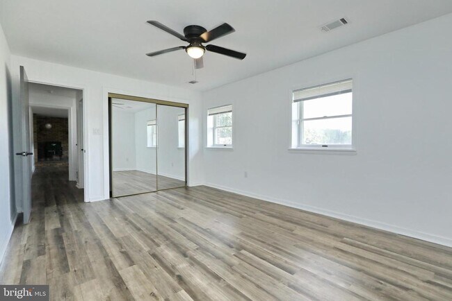 Building Photo - 8530 Wedding Dr