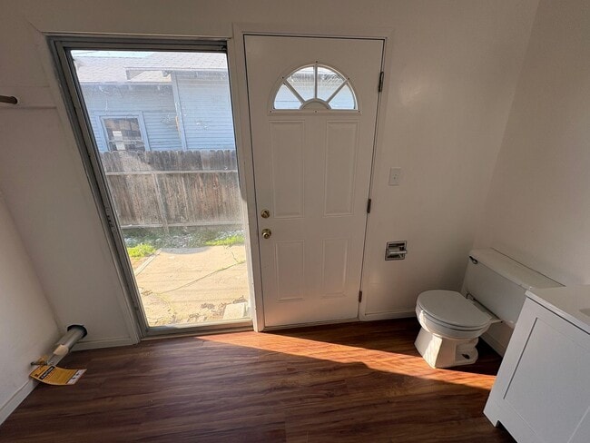 Building Photo - 4302