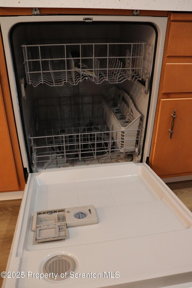 Building Photo - 712 W Lackawanna Ave