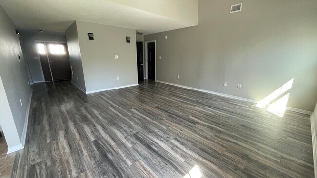 Building Photo - 463 Sandy Ridge Cir