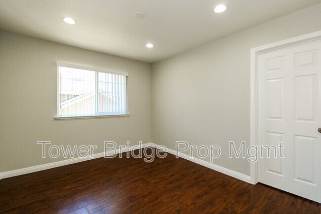 Building Photo - 6606 Raywood Ct