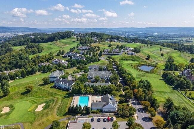 Building Photo - Bright, spacious 2-bedroom / 2-bath condo available now!