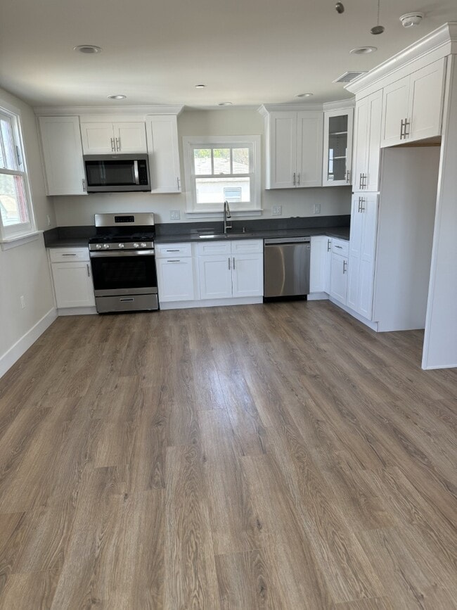 Building Photo - Brand New 2BR/1BA with Downtown LA Views i...