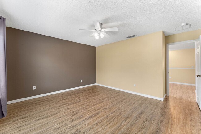 Building Photo - 15321 Harrowgate Way