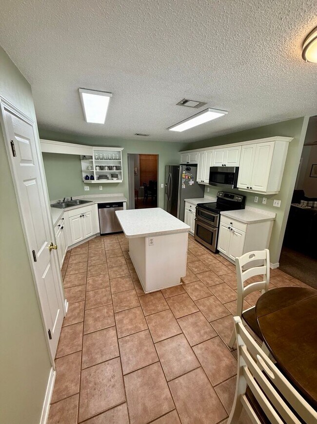 Building Photo - Your Own Backyard Oasis – 3 Bedroom Pool Home in South Crestview!