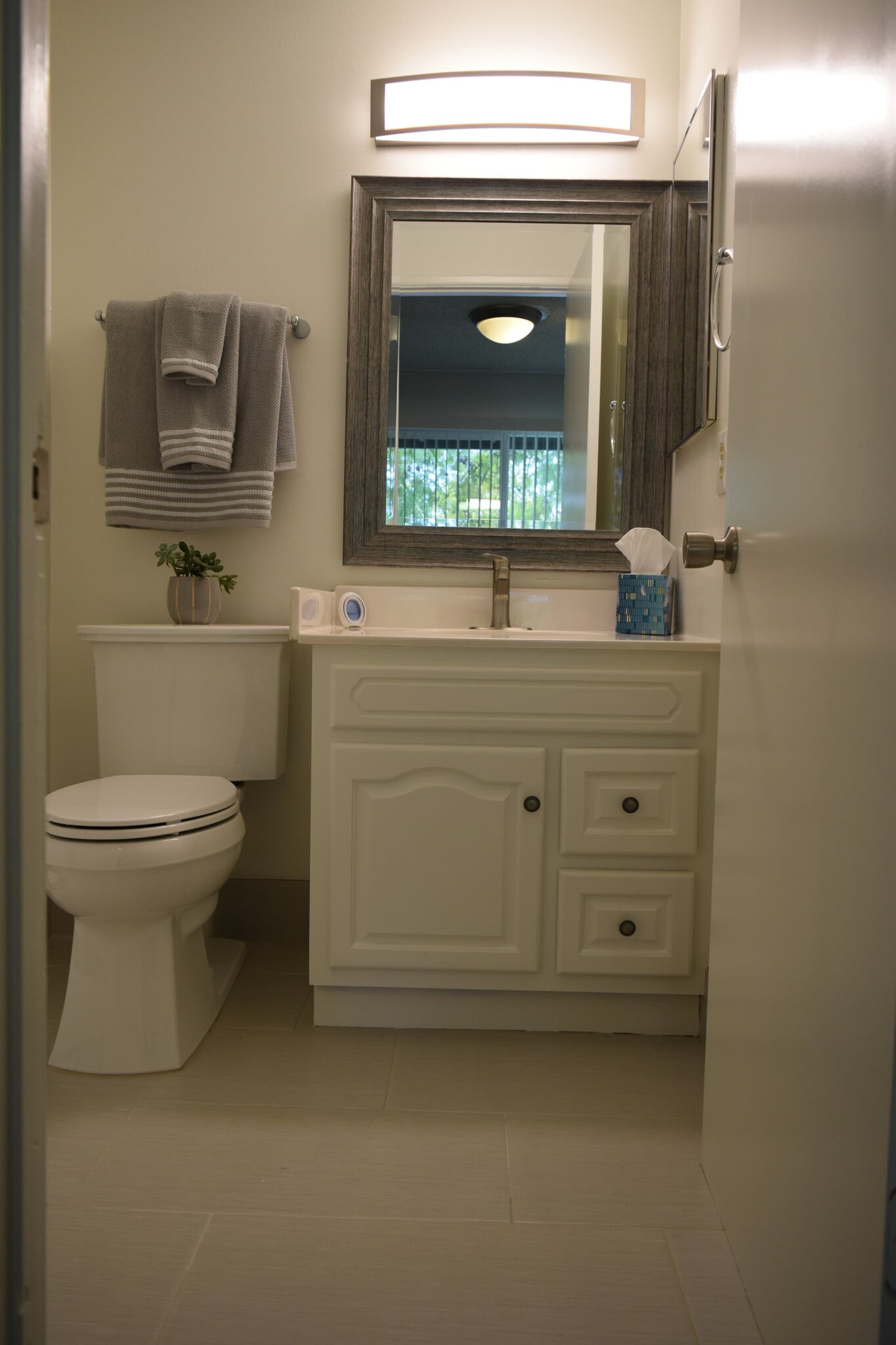 Renovated Master Bath - 1945 Evergreen St