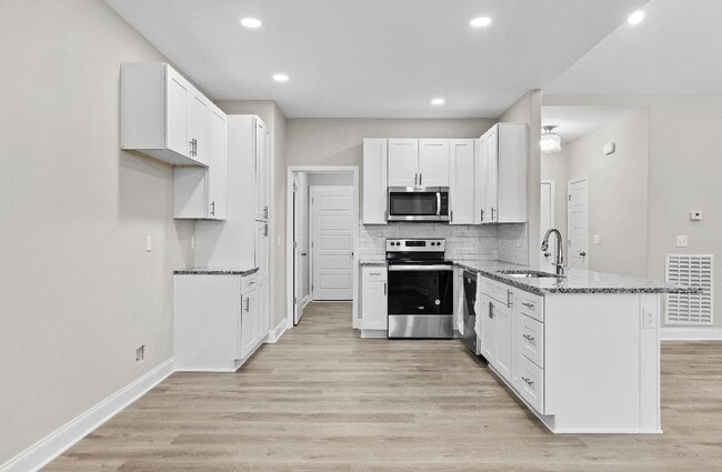 Building Photo - 1112 Andover Dr