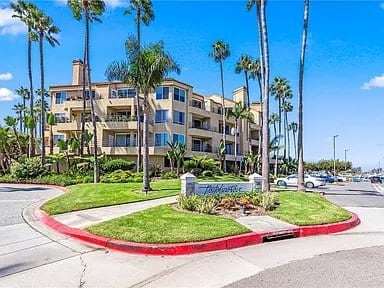 Building Photo - Huntington