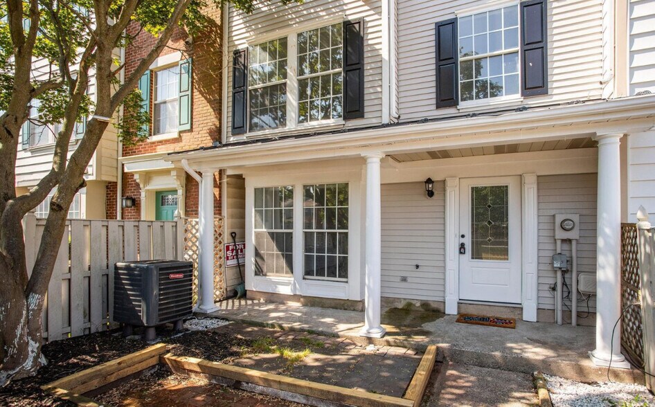 Building Photo - 508 Boysenberry Ln