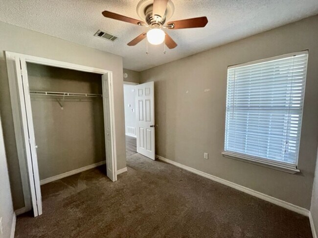 Building Photo - Nice 3 Bedroom Home For Rent!
