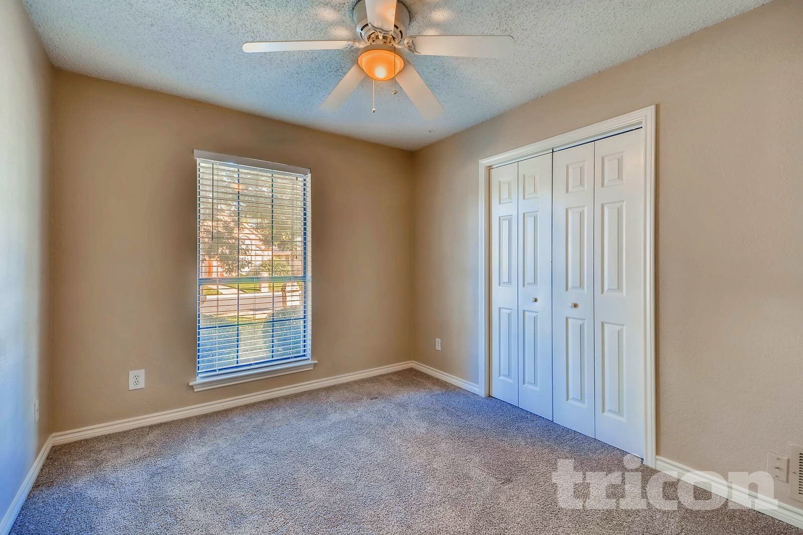 Building Photo - 641 Park Ln