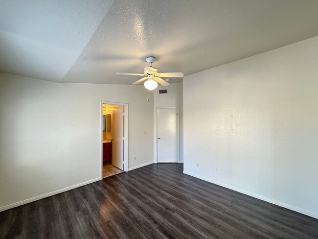 Building Photo - Angel Point Condo Ii Amd