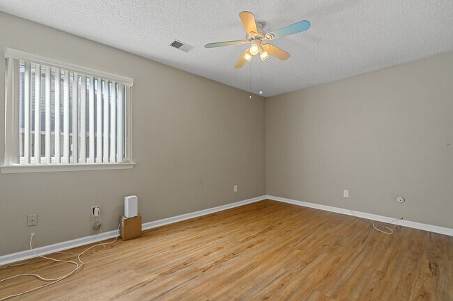 Building Photo - 4421 Smokey Lake Dr