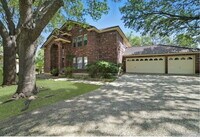 Building Photo - "Spacious 5-Bed Oasis in Prime San Antonio Location