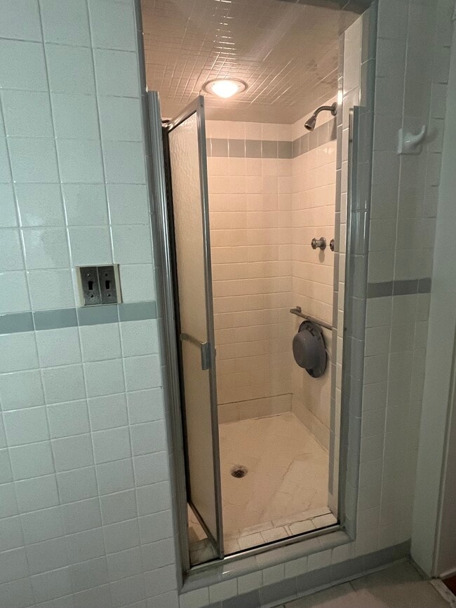 Building Photo - 220 E Montgomery St