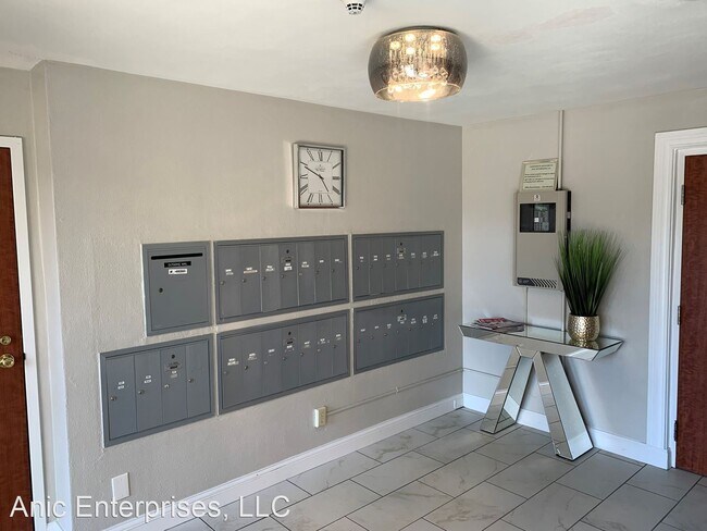 Building Photo - 1 br, 1 bath Apartment - 8717 Watson Road
