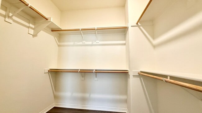 Building Photo - Beautifully 2019-Built 3 Beds 2.5 Baths 1,468 Sqft Home in Eastvale!