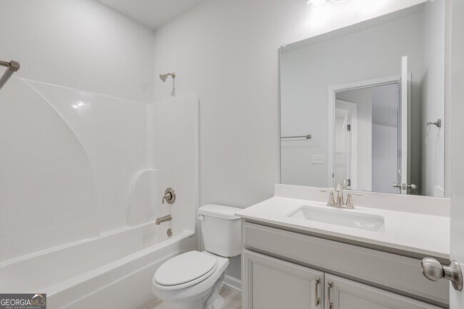 Building Photo - 376 Caledonia Ct