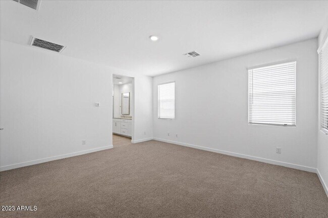 Building Photo - 17021 W Echo Ln