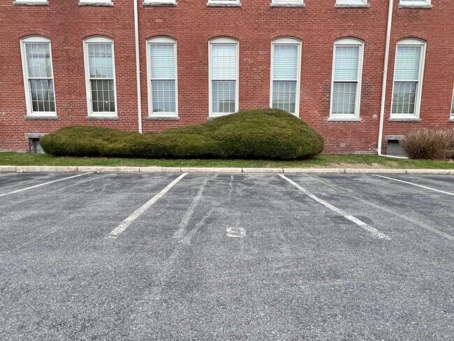 Building Photo - 35 Riverwalk Way