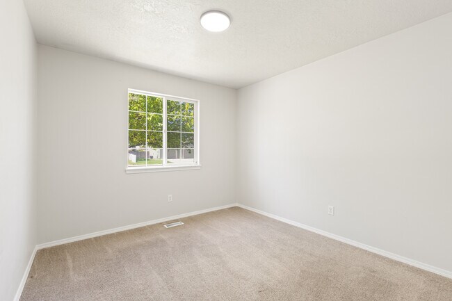 Building Photo - 1230 N Cabrillo Ave