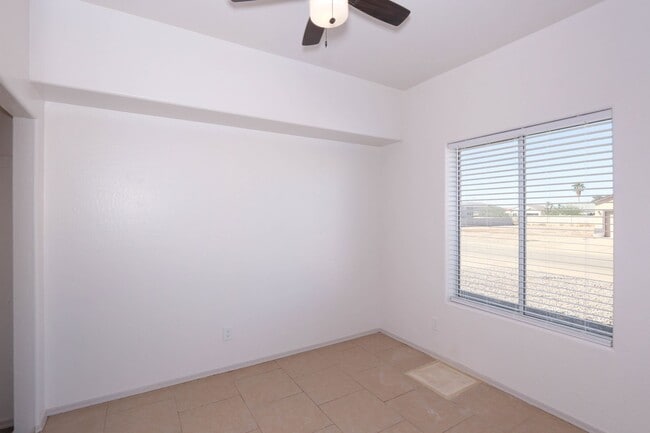 Building Photo - 9399 W Tinajas Dr