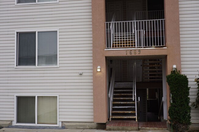 Primary Photo - 1689 W 8295 S