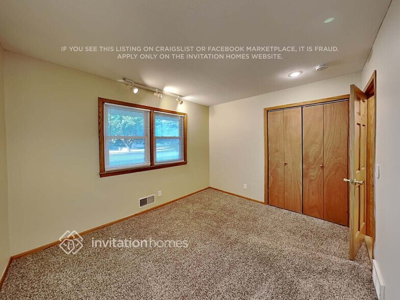 Building Photo - 14920 31st Ave N