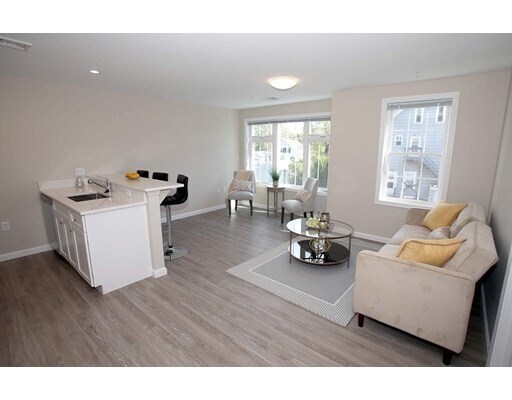 Building Photo - 30 Temple St